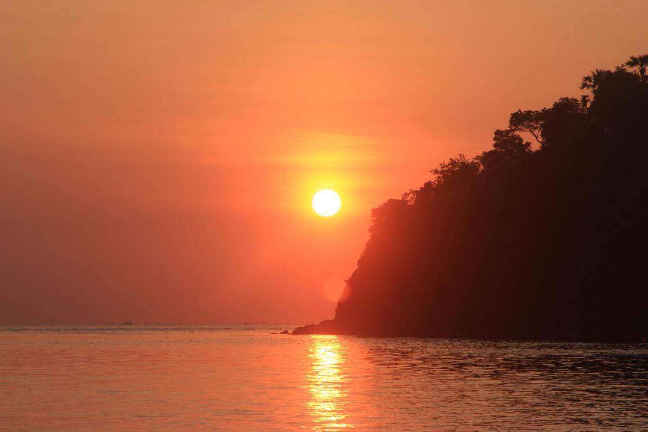 Coconut Beach Bungalows & Warung 2 Amed Eksteriør bilde
