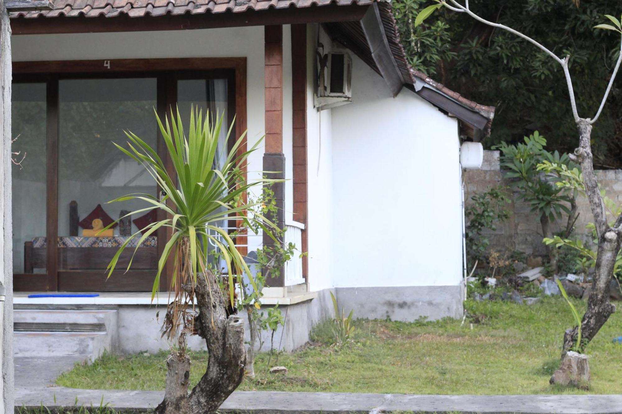 Coconut Beach Bungalows & Warung 2 Amed Eksteriør bilde