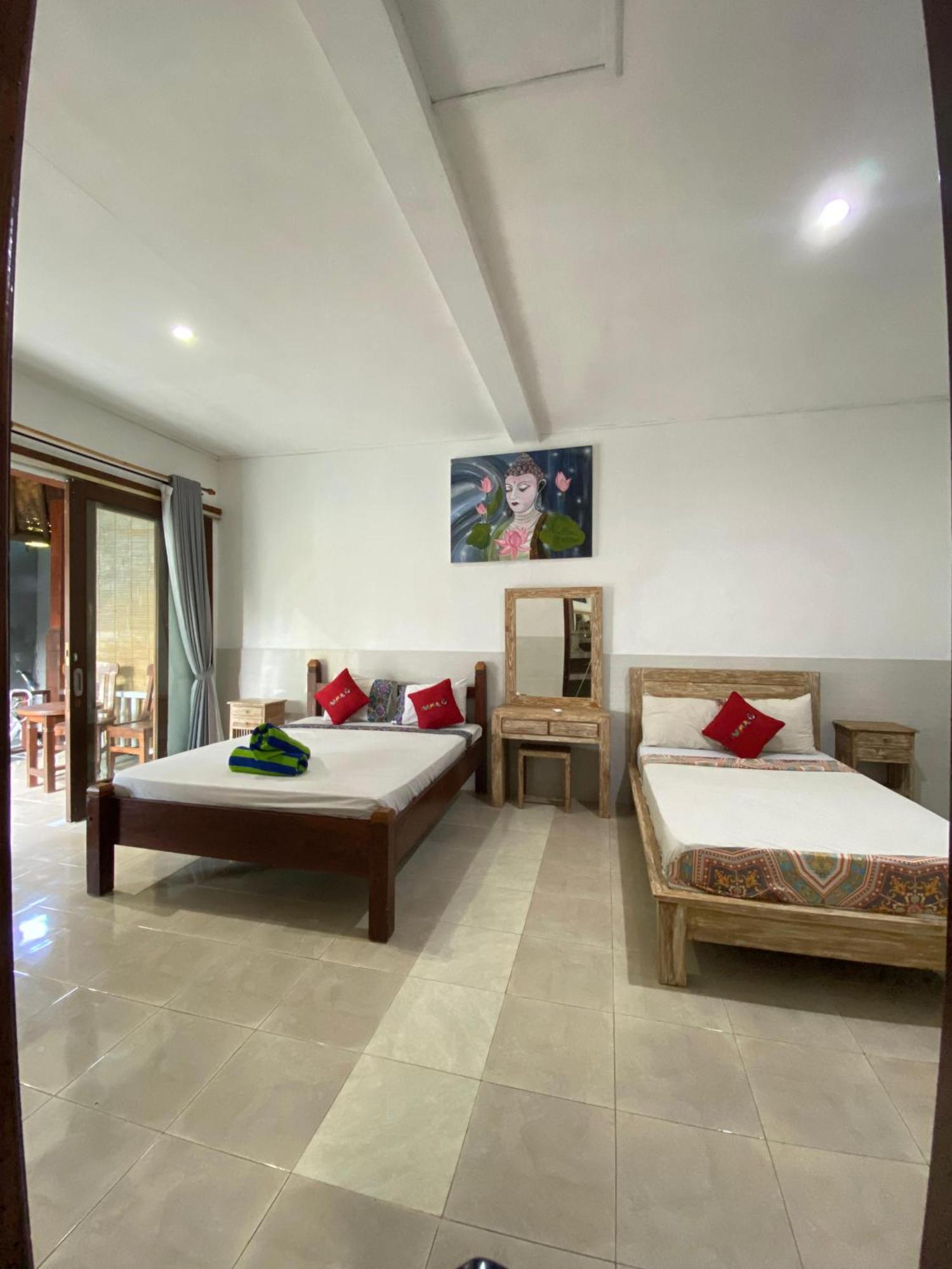 Coconut Beach Bungalows & Warung 2 Amed Eksteriør bilde