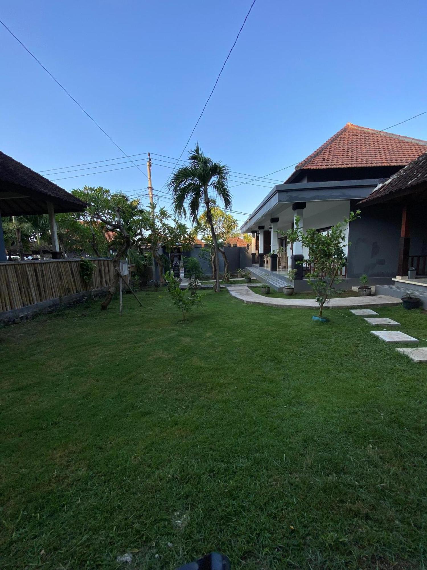 Coconut Beach Bungalows & Warung 2 Amed Eksteriør bilde